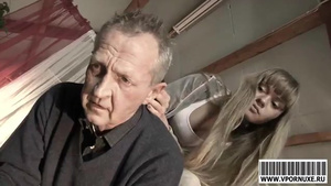 Внучка соблазнила деда и дала