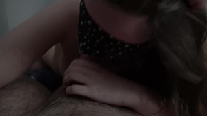 Брат завязал сестре глаза и посадил на свой член